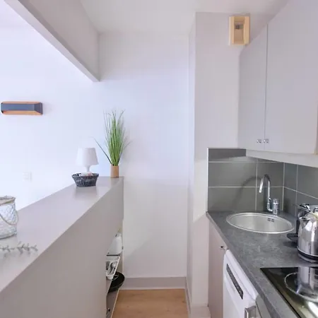 Cosy With Balcony - Buttes Chaumont * Parigi