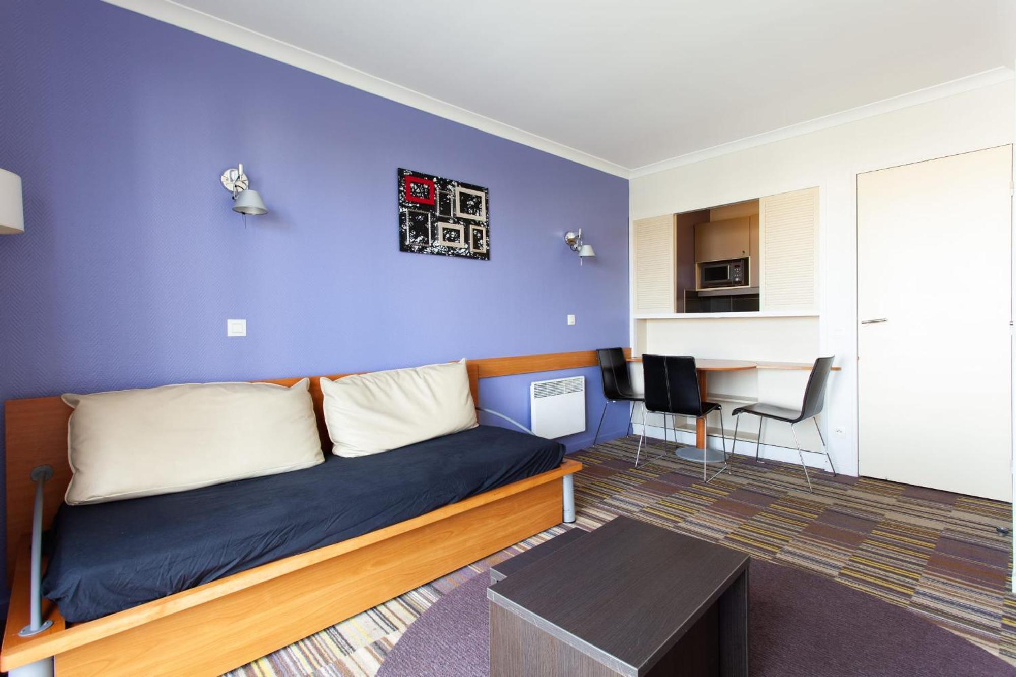 Appartamento Cosy With Balcony Near Buttes Chaumont