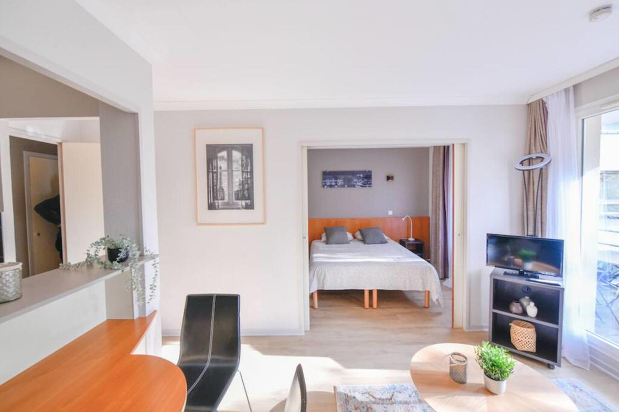 Appartamento Cosy With Balcony Near Buttes Chaumont
